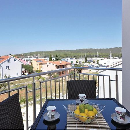 1 Bedroom Cozy Apartment In Bibinje Eksteriør bilde