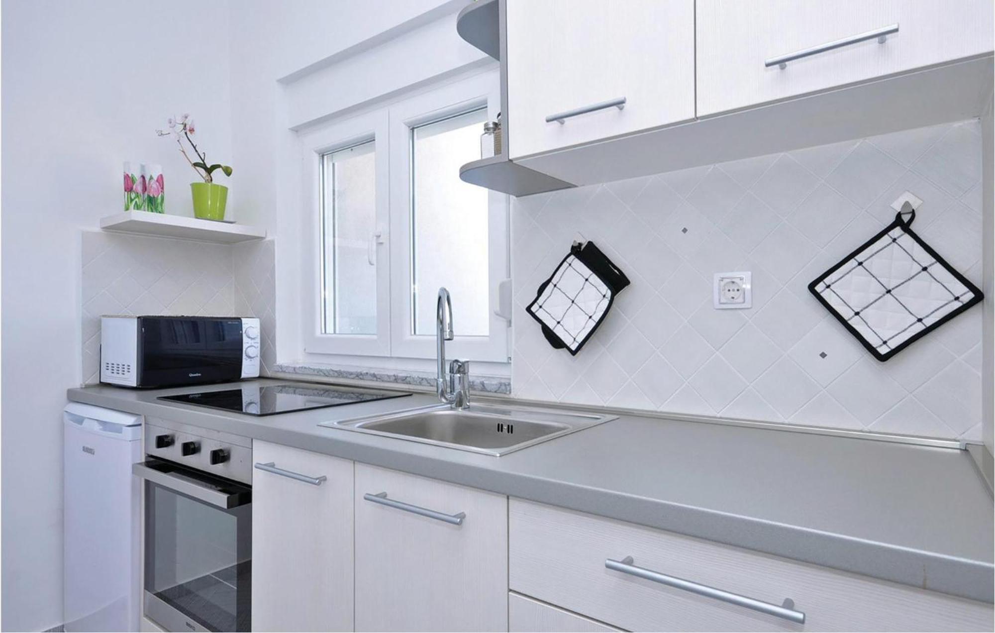 1 Bedroom Cozy Apartment In Bibinje Eksteriør bilde